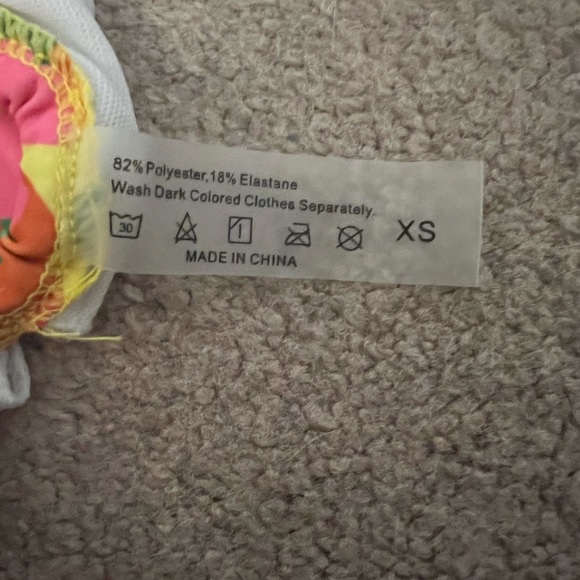 Floral string Bikini top - Picture 3 of 3